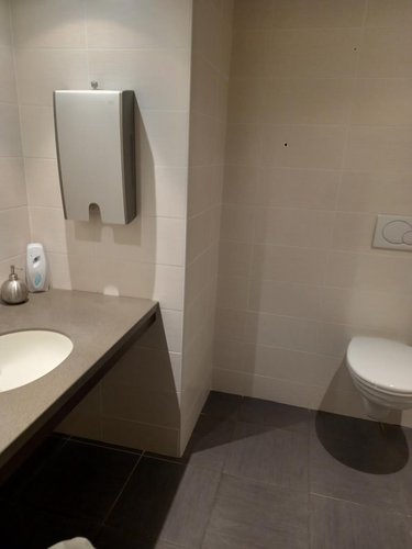 Location fonds et murs commerciaux Bourg-en-Bresse 01000 Ain 66 m2  706 euros