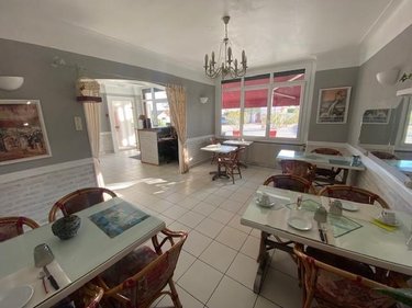 Fonds et murs commerciaux a vendre Divonne-les-Bains 01220 Ain 830 m2  1190000 euros