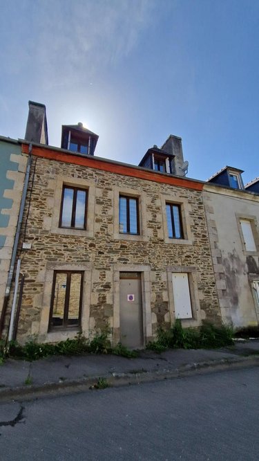 Immeuble a vendre Taulé 29670 Finistère 168 m2  157650 euros