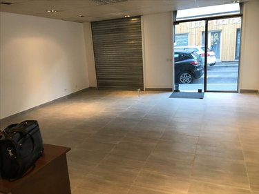 Location fonds et murs commerciaux Elbeuf 76500 Seine-Maritime 53 m2  745 euros