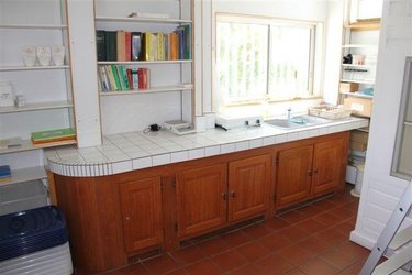 Fonds et murs commerciaux a vendre Saint-Joseph 97480 Réunion 280 m2  540000 euros