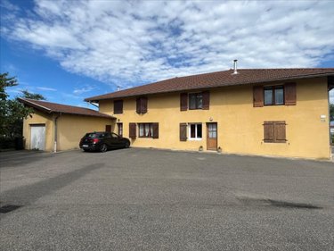 Location appartement Attignat 01340 Ain 42 m2 1 pièce 456 euros