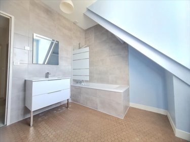 Location appartement Tours 37000 Indre-et-Loire 61 m2 2 pièces 705 euros