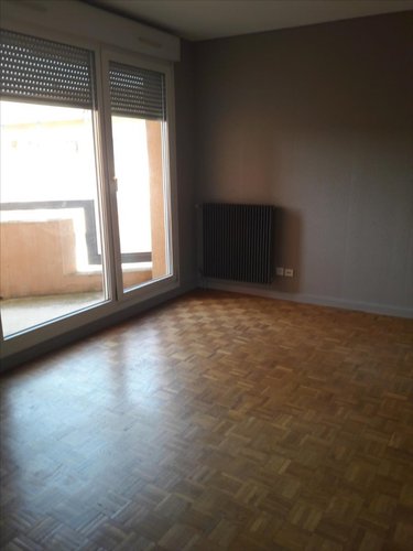 Location appartement Bourg-en-Bresse 01000 Ain 35 m2 1 pièce 468 euros