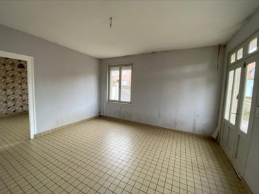 Fonds et murs commerciaux a vendre Saint-Sauveur-le-Vicomte 50390 Manche 500 m2  126720 euros