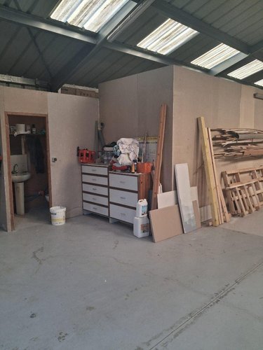 Garage et parking a vendre Merlevenez 56700 Morbihan 160 m2  156840 euros