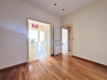 Fonds et murs commerciaux a vendre Sainte-Maure-de-Touraine 37800 Indre-et-Loire 180 m2  235500 euros