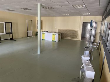 Location fonds et murs commerciaux Caudry 59540 Nord 626 m2  2000 euros