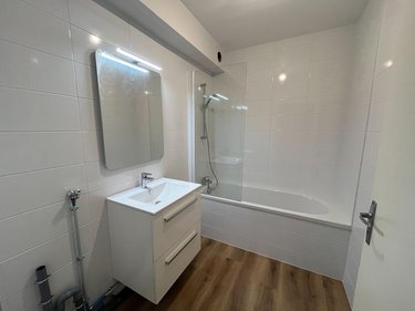 Location appartement Montfort-sur-Meu 35160 Ille-et-Vilaine 91 m2 3 pièces 700 euros