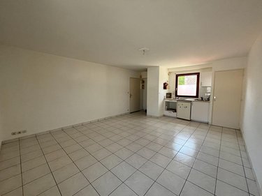 Location appartement Montfort-sur-Meu 35160 Ille-et-Vilaine 43 m2 2 pièces 440 euros