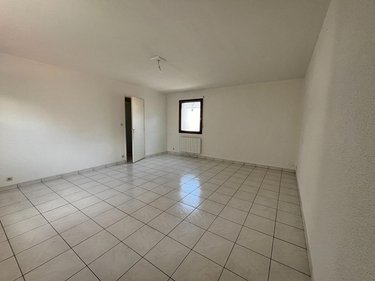 Location appartement Montfort-sur-Meu 35160 Ille-et-Vilaine 43 m2 2 pièces 440 euros