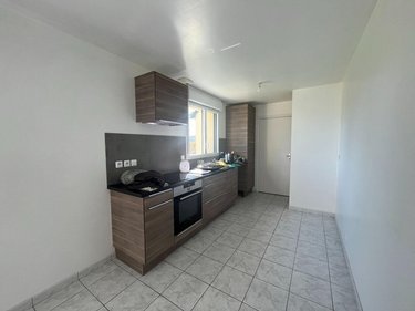 Location maison Montfort-sur-Meu 35160 Ille-et-Vilaine 91 m2 6 pièces 915 euros