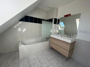 Location maison Montfort-sur-Meu 35160 Ille-et-Vilaine 91 m2 6 pièces 915 euros