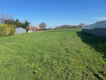 Terrain a batir a vendre Les Martres-d'Artière 63430 Puy-de-Dôme 638 m2  108000 euros