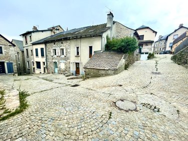 Location maison Saint-Chély-d'Apcher 48200 Lozère 75 m2 5 pièces 650 euros