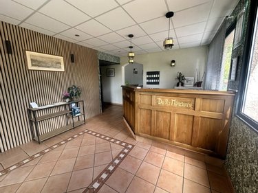 Fonds et murs commerciaux a vendre Anglards-de-Saint-Flour 15100 Cantal 850 m2  890000 euros