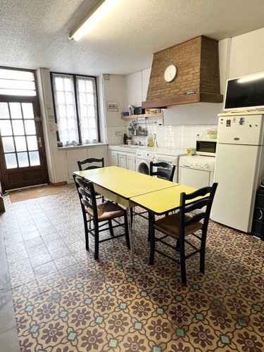 Fonds et murs commerciaux a vendre Oucques La Nouvelle 41290 Loir-et-Cher 205 m2  69960 euros