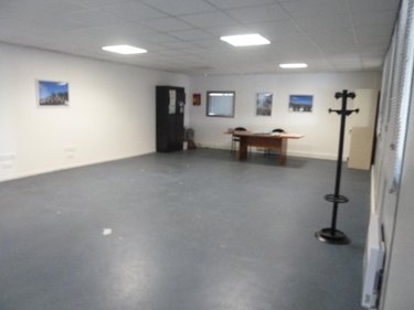 Location fonds et murs commerciaux Cambrai 59400 Nord 232 m2  2170 euros