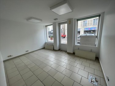 Location fonds et murs commerciaux Vendôme 41100 Loir-et-Cher 41 m2  670 euros
