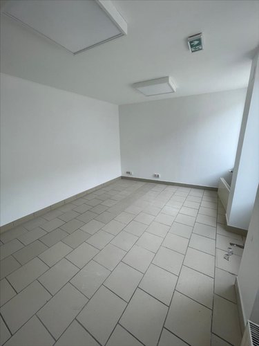 Location fonds et murs commerciaux Vendôme 41100 Loir-et-Cher 41 m2  670 euros