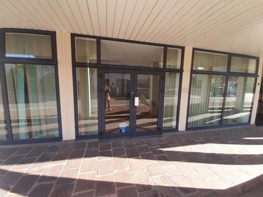 Location fonds et murs commerciaux Divonne-les-Bains 01220 Ain 140 m2  3360 euros
