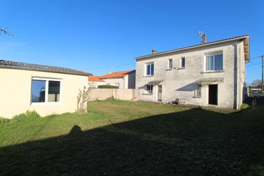 Maison a vendre Saintes 17100 Charente-Maritime 135 m2 6 pièces 344000 euros