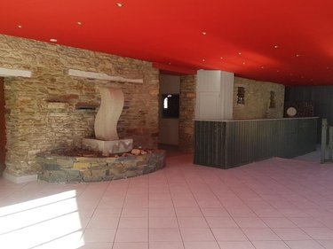 Fonds et murs commerciaux a vendre Gourin 56110 Morbihan 200 m2  131102 euros