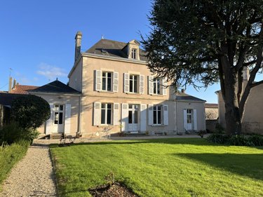 Maison a vendre Luçon 85400 Vendée 275 m2 10 pièces 548000 euros
