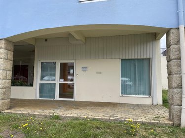 Fonds et murs commerciaux a vendre Paimpol 22500 Côtes-d'Armor 50 m2  177660 euros