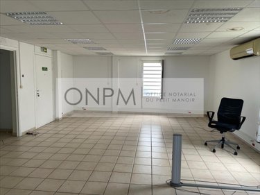 Fonds et murs commerciaux a vendre Fort-de-France 97200 Martinique 186 m2  398000 euros