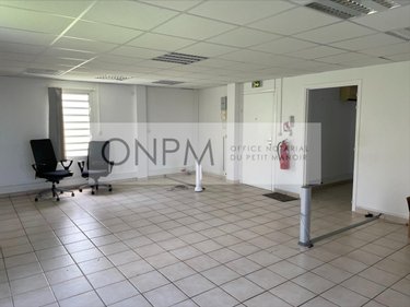 Fonds et murs commerciaux a vendre Fort-de-France 97200 Martinique 186 m2  398000 euros