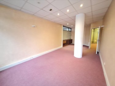 Fonds et murs commerciaux a vendre Vendôme 41100 Loir-et-Cher 602 m2  250000 euros