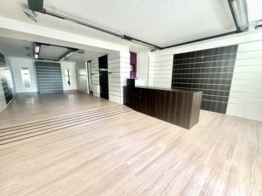 Location fonds et murs commerciaux Saint-Chély-d'Apcher 48200 Lozère 86 m2  660 euros