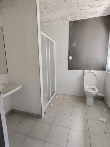 Immeuble a vendre Plounéour-Ménez 29410 Finistère 150 m2  63240 euros