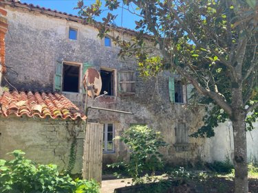 Maison a vendre Genouillé 17430 Charente-Maritime 272 m2 8 pièces 264400 euros