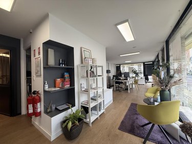 Fonds et murs commerciaux a vendre Reims 51100 Marne 107 m2  398000 euros