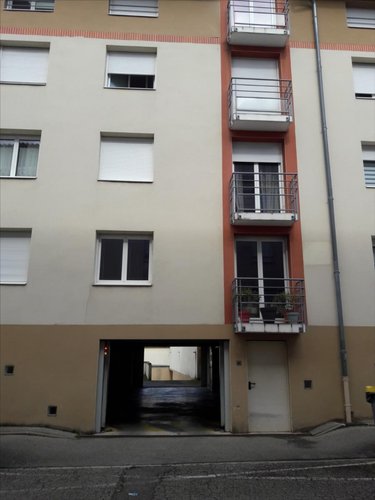 Location garage et parking Bourg-en-Bresse 01000 Ain 10 m2  65 euros