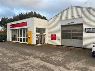 Fonds et murs commerciaux a vendre Spézet 29540 Finistère 565 m2  262500 euros