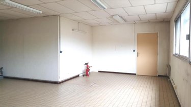 Fonds et murs commerciaux a vendre Le Houlme 76770 Seine-Maritime 53 m2  57000 euros