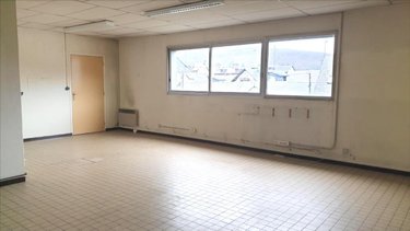 Fonds et murs commerciaux a vendre Le Houlme 76770 Seine-Maritime 53 m2  57000 euros