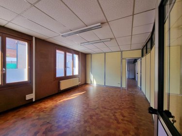 Location fonds et murs commerciaux Fauquembergues 62560 Pas-de-Calais 190 m2  850 euros