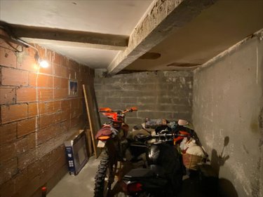 Garage et parking a vendre Aurillac 15000 Cantal 13 m2  13500 euros