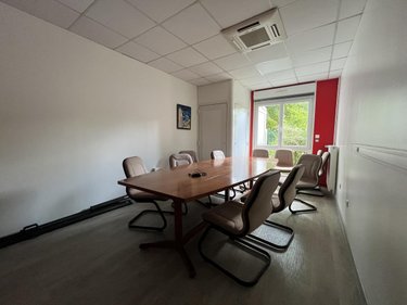 Fonds et murs commerciaux a vendre Laon 02000 Aisne 860 m2  1050000 euros