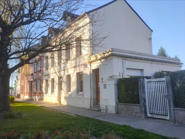 Location fonds et murs commerciaux Saint-Romain-de-Colbosc 76430 Seine-Maritime 203 m2  1700 euros