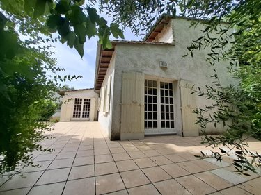 Maison a vendre Saintes 17100 Charente-Maritime 405 m2 11 pièces 500000 euros
