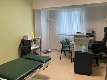 Fonds et murs commerciaux a vendre Grand-Couronne 76530 Seine-Maritime 82 m2  79900 euros