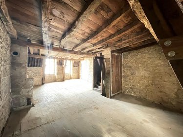 Immeuble a vendre Dinan 22100 Côtes-d'Armor 160 m2  359480 euros