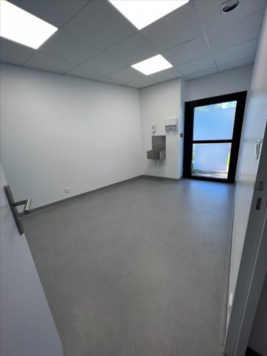 Fonds et murs commerciaux a vendre Le Faou 29590 Finistère 144 m2  496800 euros