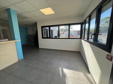 Fonds et murs commerciaux a vendre Le Faou 29590 Finistère 144 m2  496800 euros