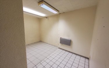 Location fonds et murs commerciaux Carhaix-Plouguer 29270 Finistère 80 m2  600 euros